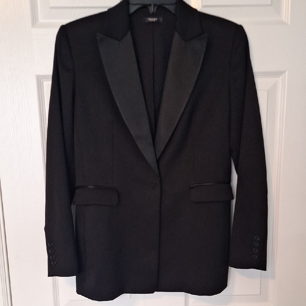 Elegant Black Women's Blazer